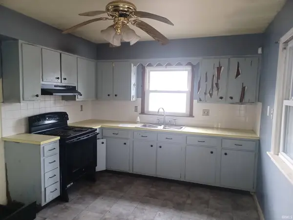1913 Jeanette AVE, Evansville, IN 47714