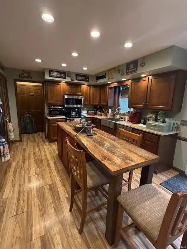 10604 OAK TRAIL RD, Fort Wayne, IN 46845