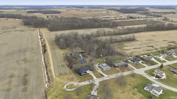 325 Meadowmere DR, Butler, IN 46721
