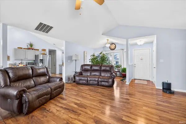 7404 W Higgins CT, Ellettsville, IN 47429-2204