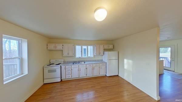 207 Crescent ST, Goshen, IN 46528-2925