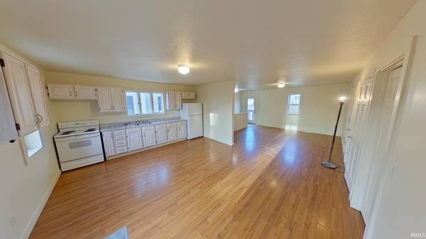 207 Crescent ST, Goshen, IN 46528-2925