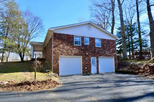 64 Northern Hills DR, Bedford, IN 47421