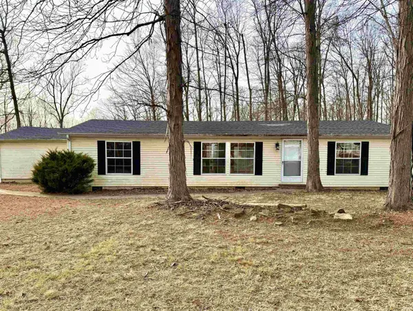 180 Lazy River CT, Cloverdale, IN 46120-8858
