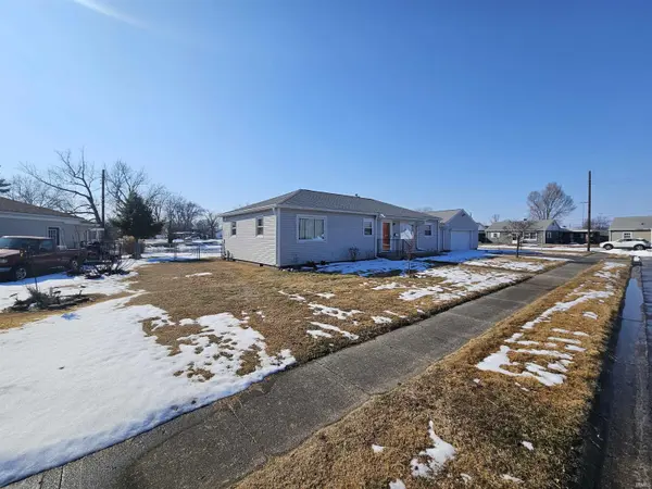 1 Hunter CT, Vincennes, IN 47591