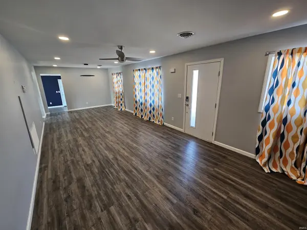 1 Hunter CT, Vincennes, IN 47591