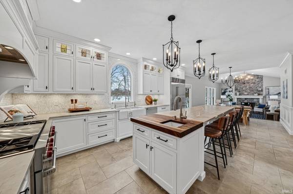3334 Deer Lake DR, South Bend, IN 46614-2467