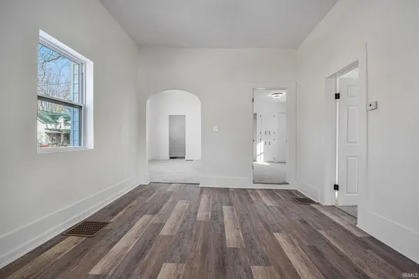 203 W Center ST, Burket, IN 46508