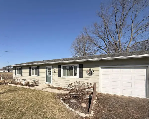 7017 Saint Joe Center RD, Fort Wayne, IN 46835