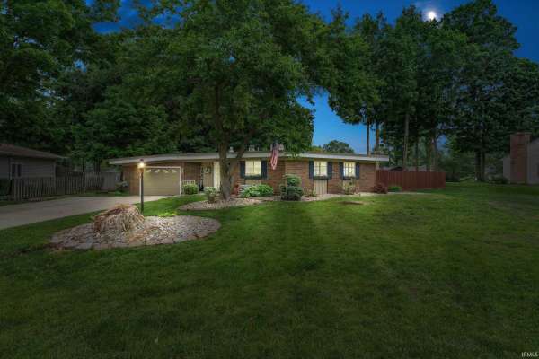 61560 Druid LN, South Bend, IN 46614
