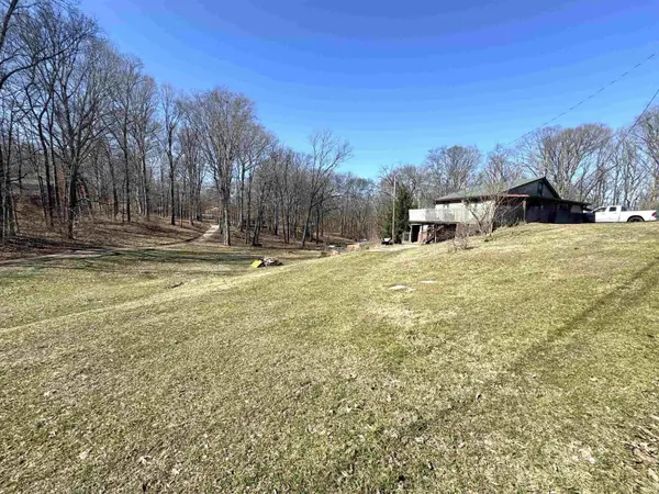 7427 N Red Hill RD, Ellettsville, IN 47429