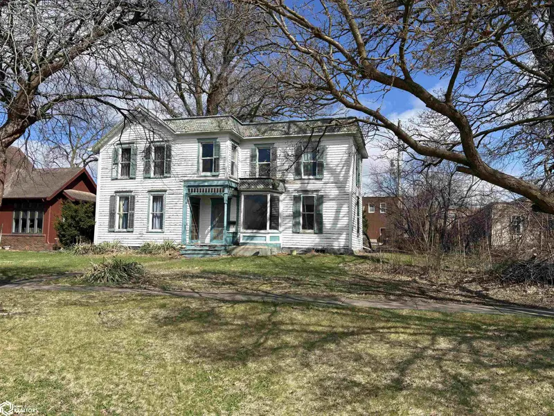 615 1st AVE, Ackley, IA 50601