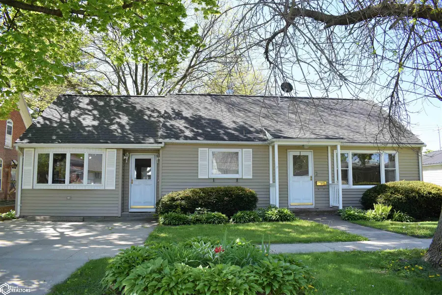 916 3Rd AVE, Ackley, IA 50601