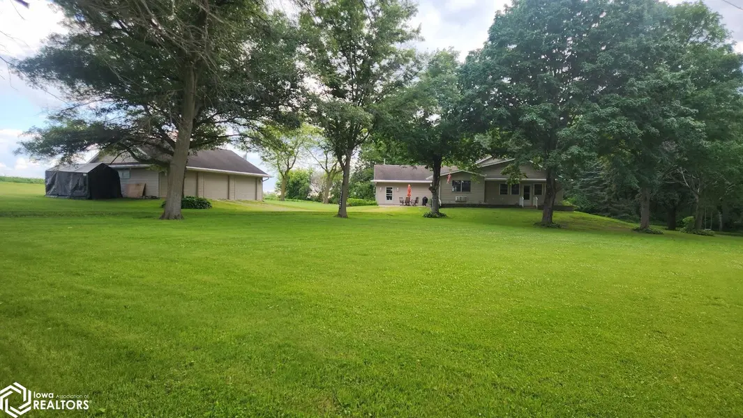 1787 Gilmore AVE, New Hampton, IA 50659