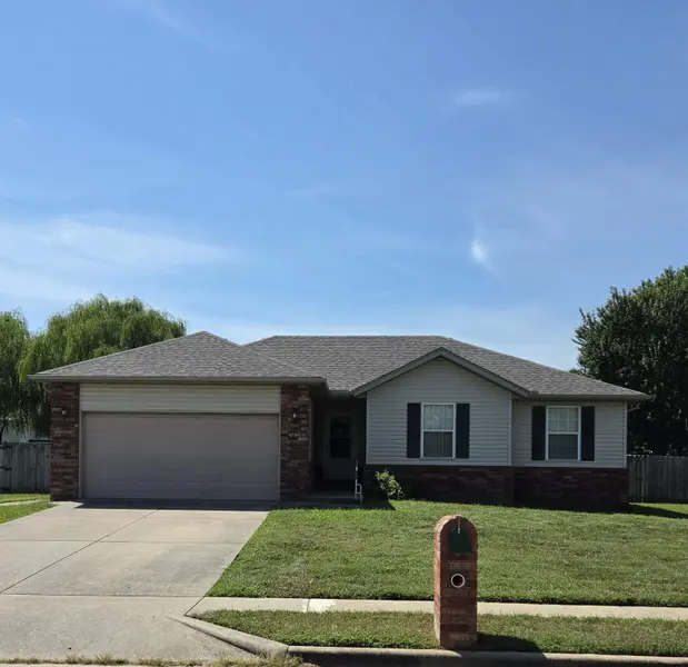 4784 W Portland ST, Springfield, MO 65802