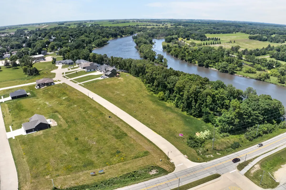 1107 Fawn HOLW #Whitetail Bluff Lot 2, Waverly, IA 50677