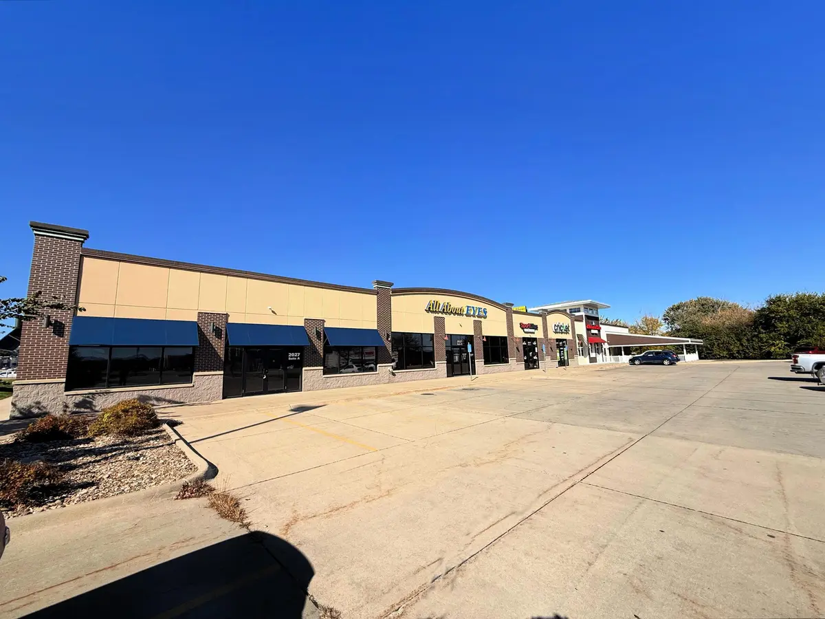 2027 Crossroads BLVD #E, Waterloo, IA 50702