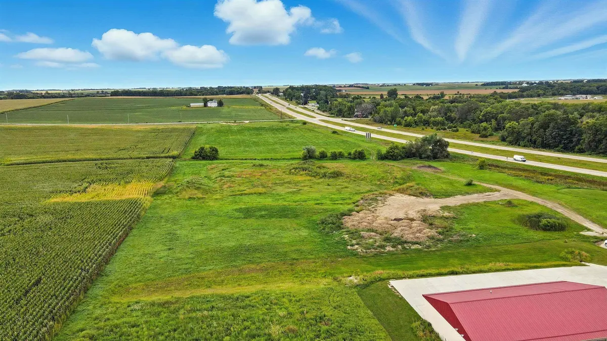 11.55 S Highway 63, Denver, IA 50622