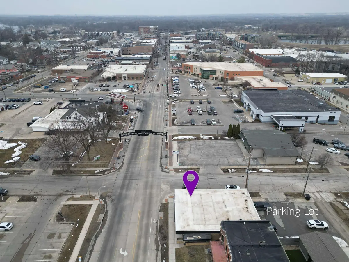 702 Main ST, Cedar Falls, IA 50613