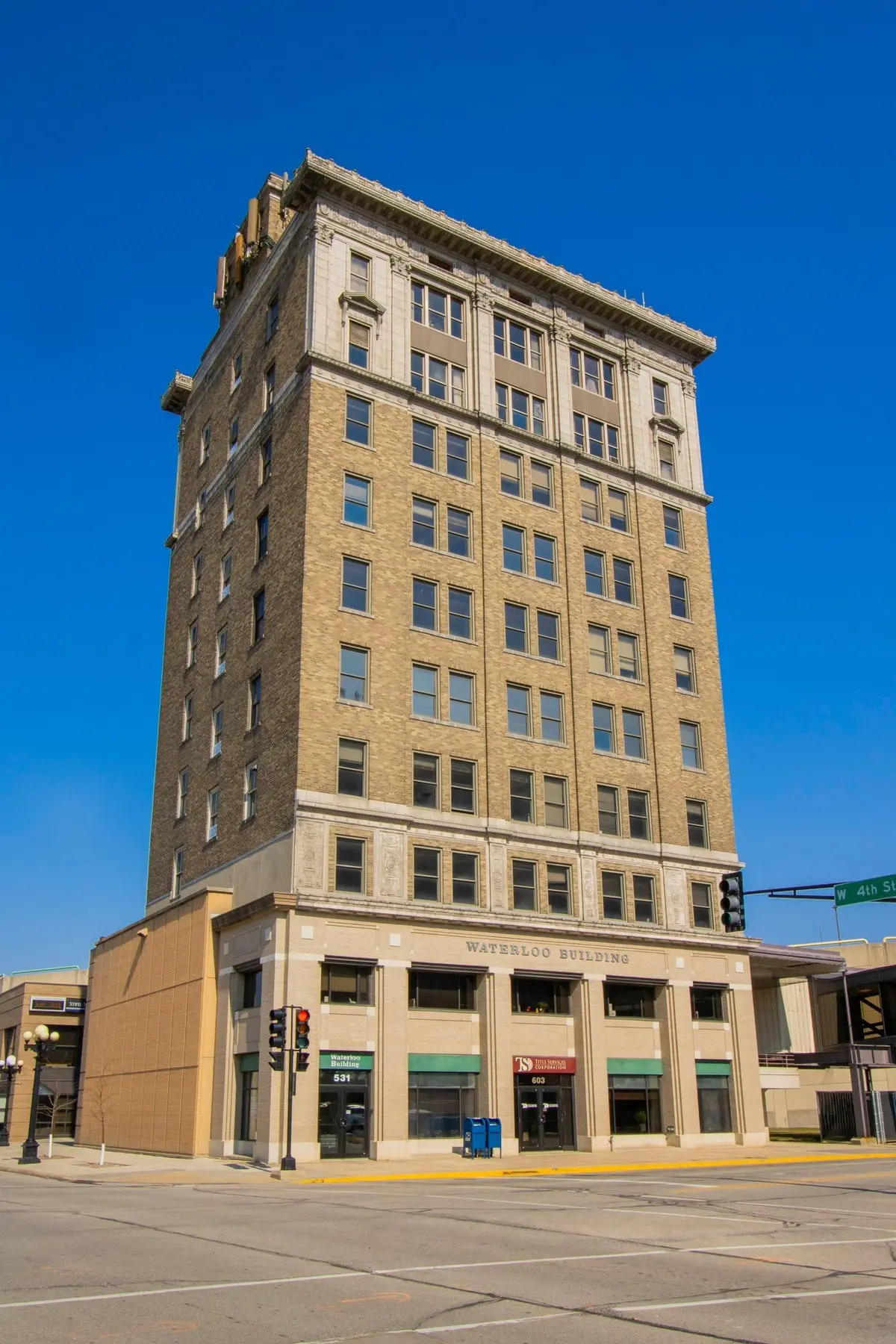 531 Commercial ST #900, Waterloo, IA 50701