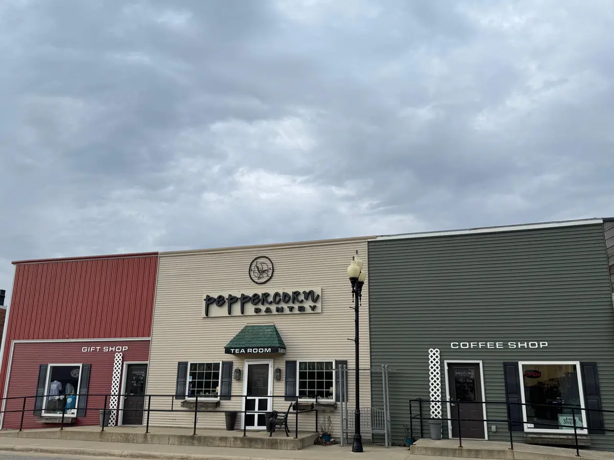 911-915 Parriott ST, Aplington, IA 50604