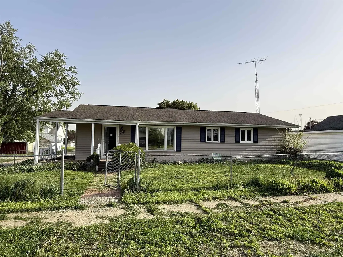 415 3rd ST, Dumont, IA 50625