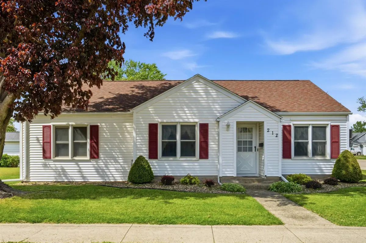 212 Clara AVE, Manchester, IA 52057