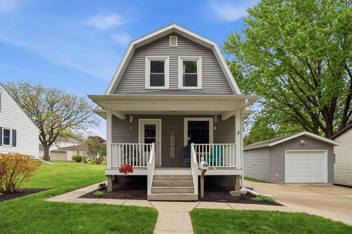 330 S Walnut AVE, New Hampton, IA 50659