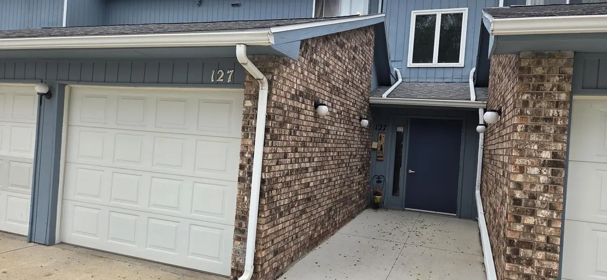 127 Southbrooke DR #5, Waterloo, IA 50702