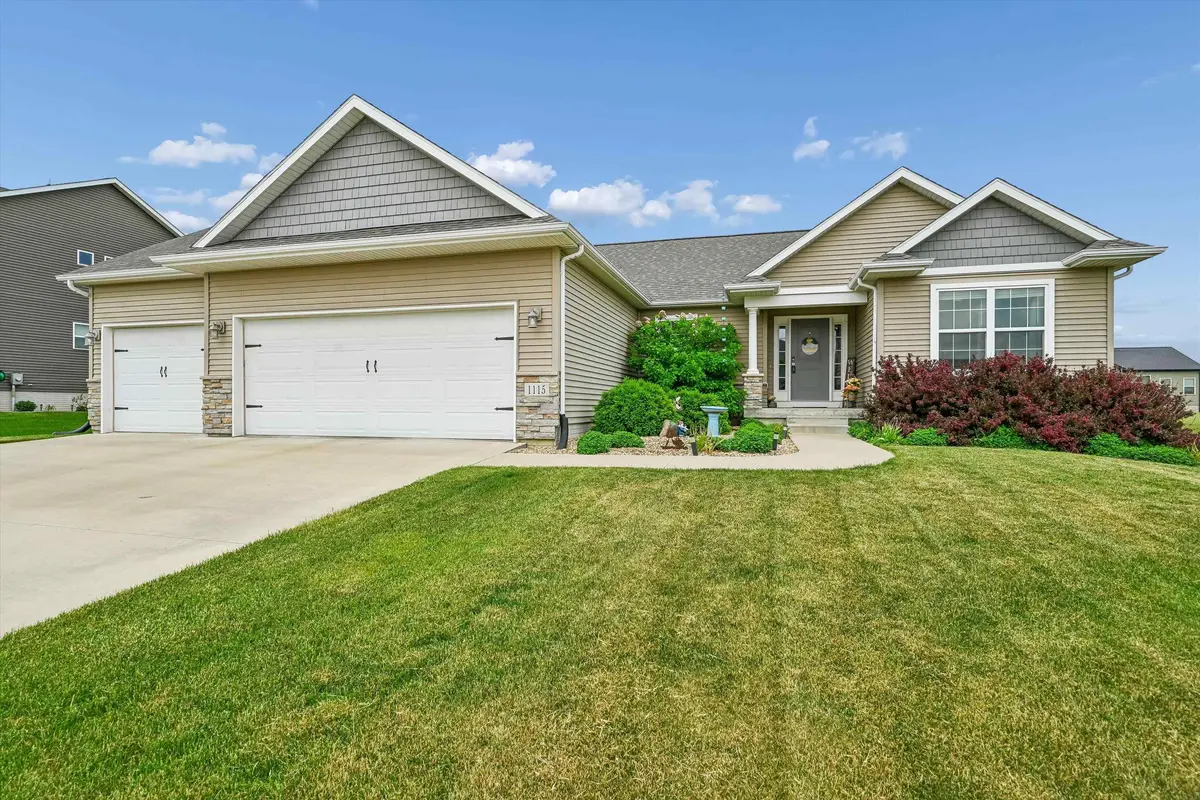 1115 Partridge LN, Waterloo, IA 50701