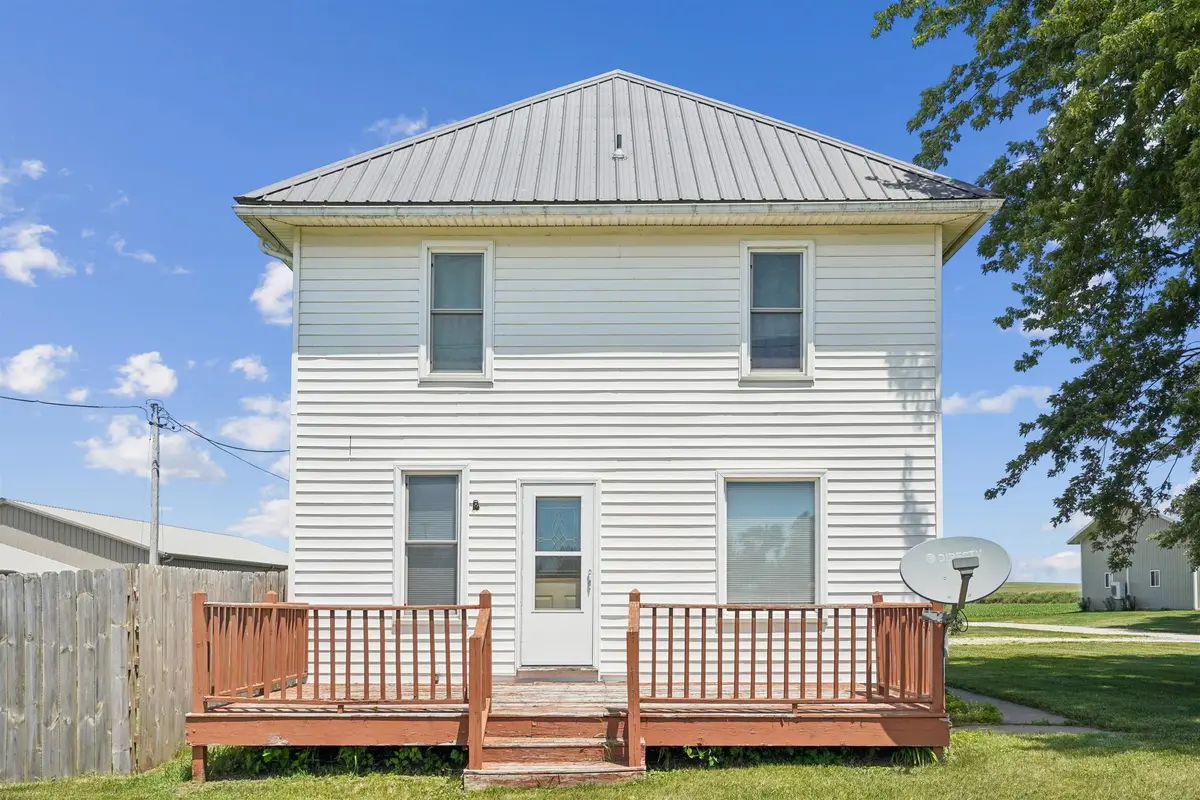 201 9th St. N., Quasqueton, IA 52326