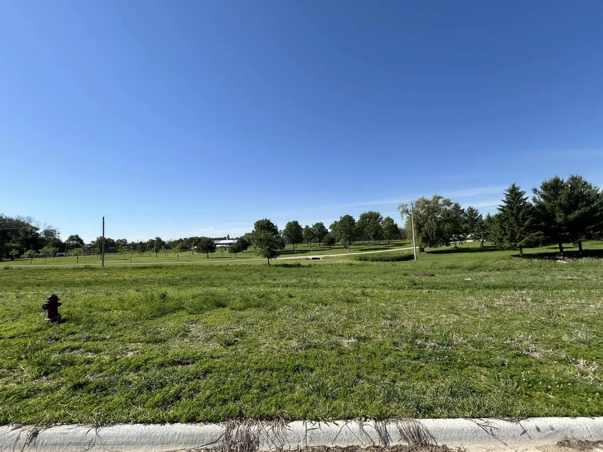 111 Maverick LN, Riceville, IA 50466