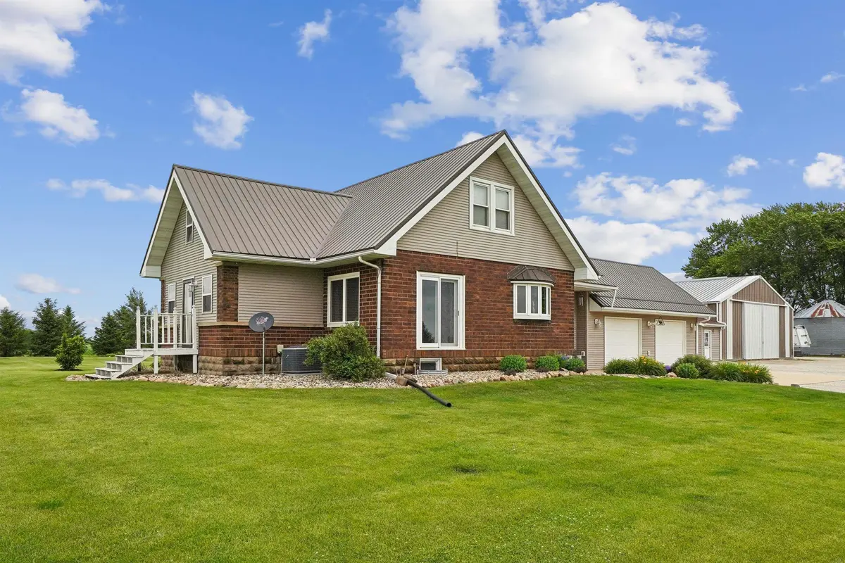 2940 Fayette AVE, Ionia, IA 50645