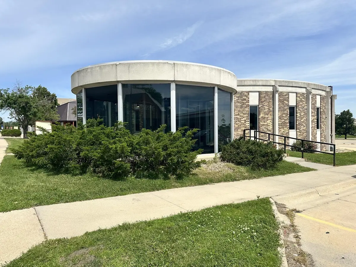 707 Gilbert ST, Charles City, IA 50616