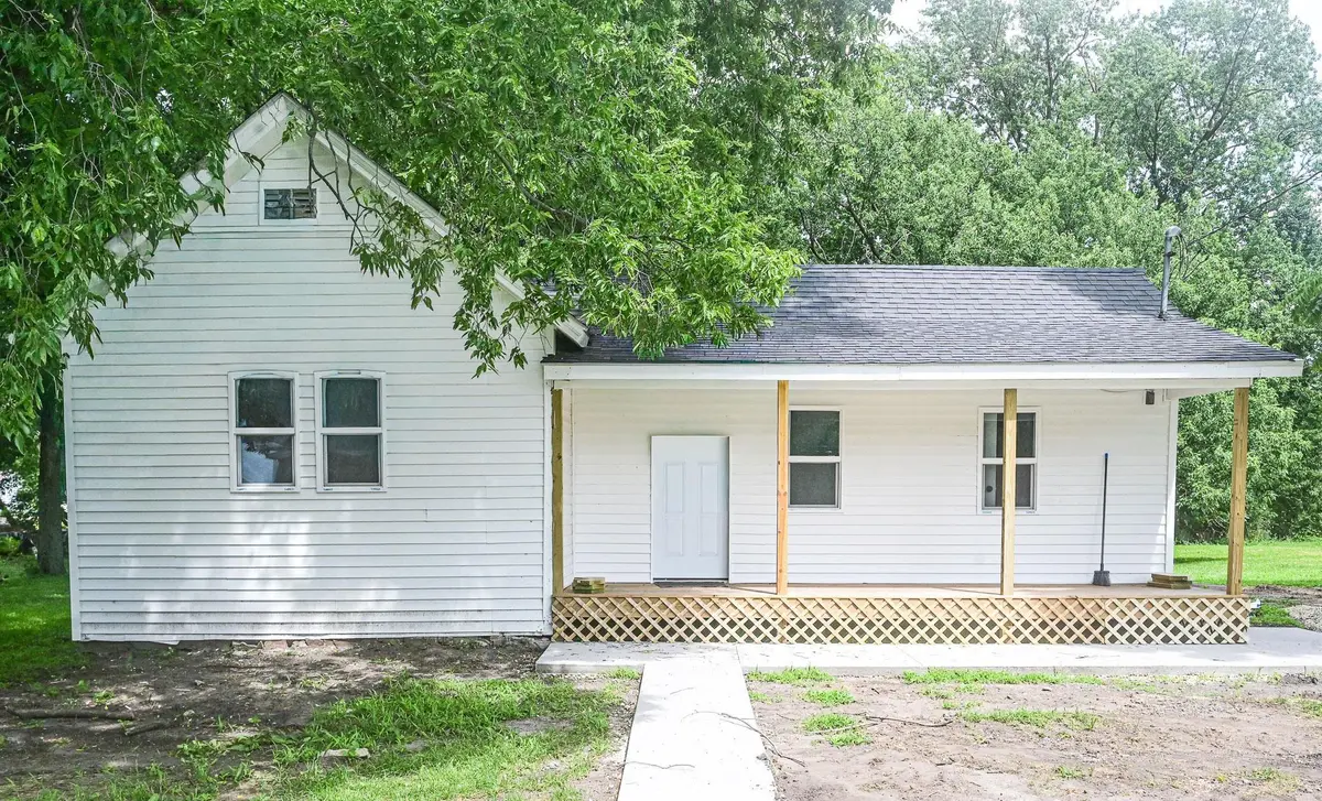 512 S 5th ST, Manchester, IA 52057