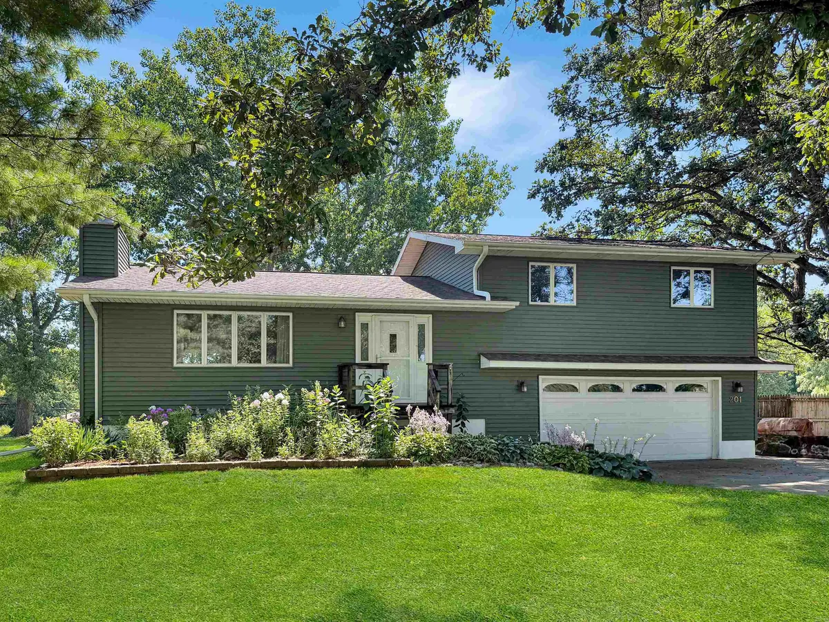 201 A ST, Traer, IA 50675
