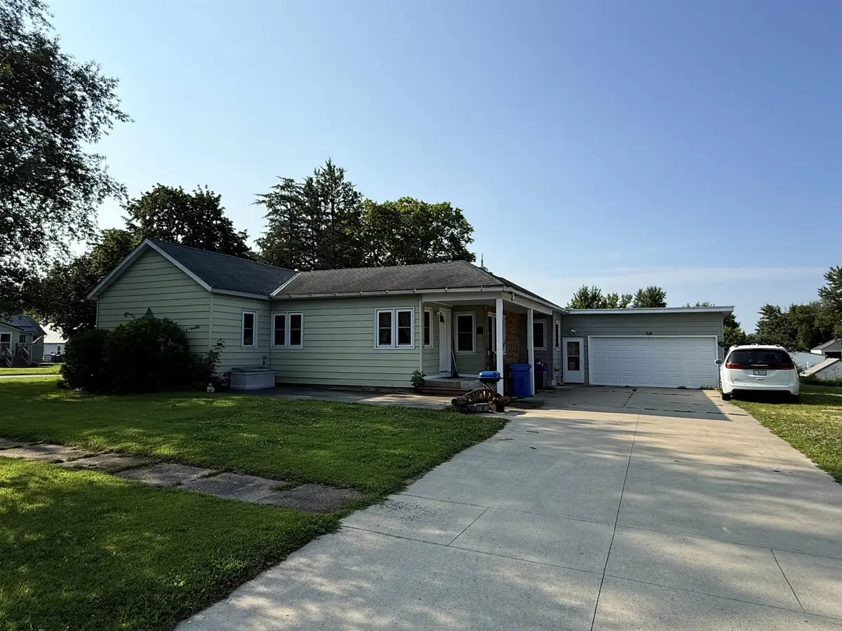 218 Walnut ST, Clarksville, IA 50619