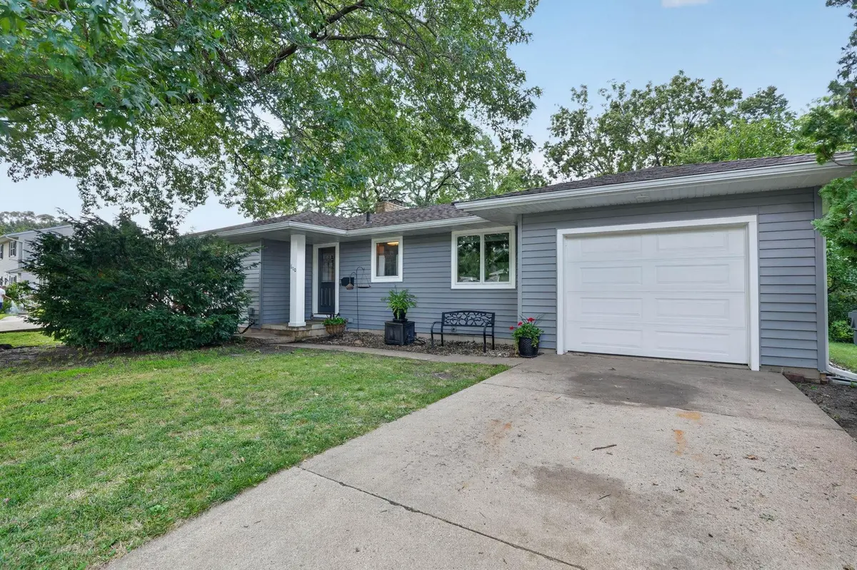 610 W 28th, Cedar Falls, IA 50613