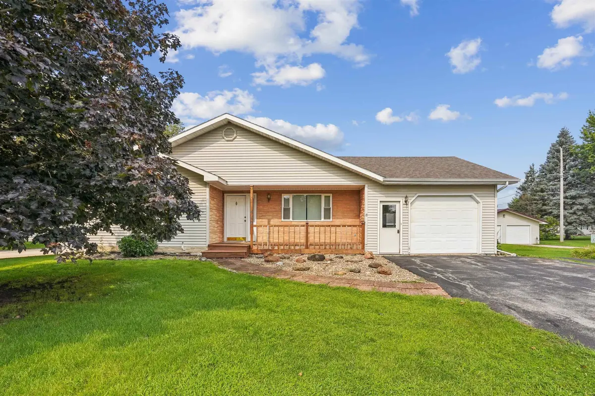 719 S 4th, Osage, IA 50461