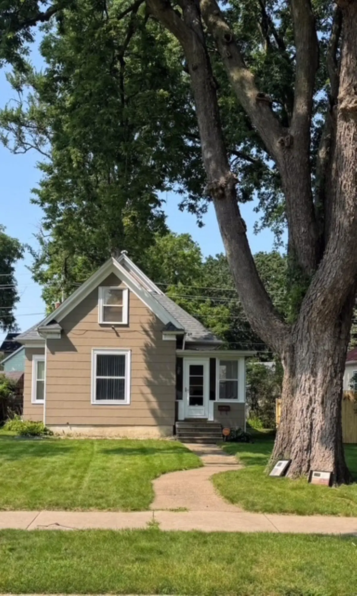 216 Randall ST, Waterloo, IA 50701