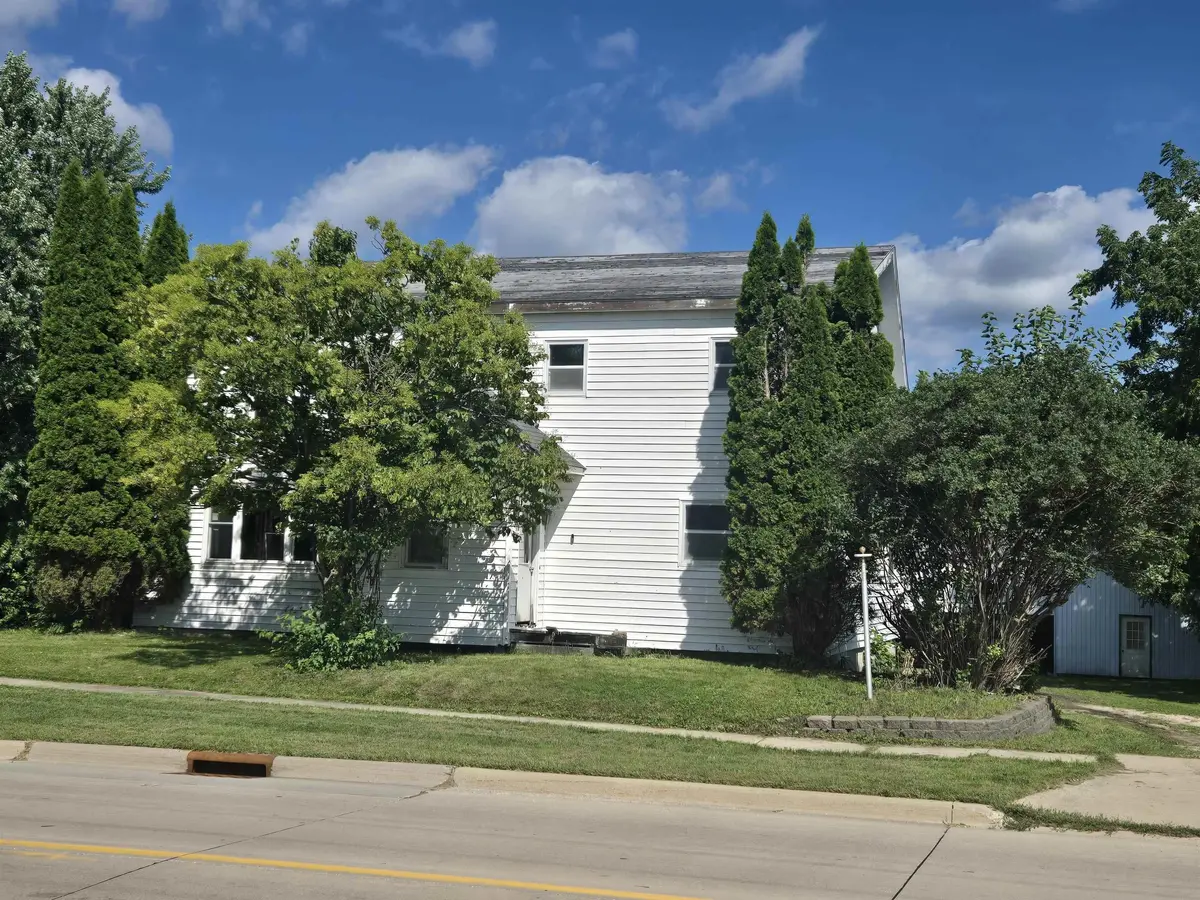 404 Elkader ST, Strawberry Point, IA 52076