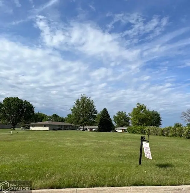 105 S Pointe LN, Clarion, IA 50525-3131