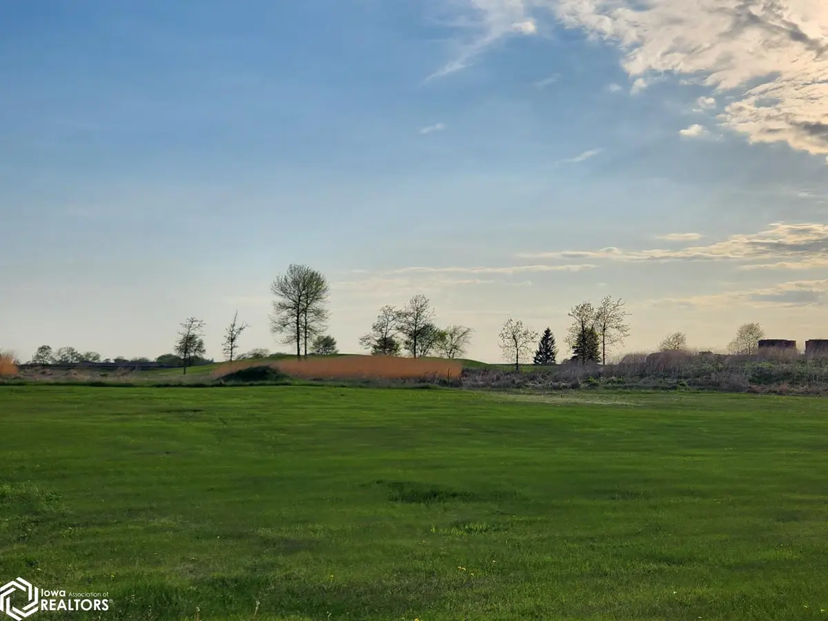 417 Brickyard RD, Sheffield, IA 50475