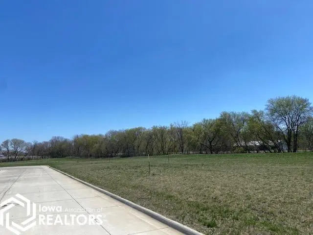 4th St NE, Britt, IA 50423-0000
