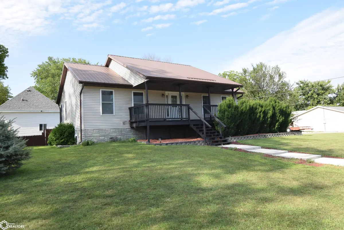 219 8Th AVE, Clarion, IA 50525