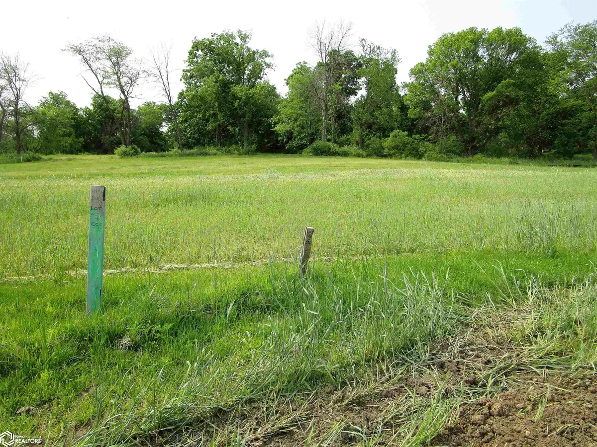 2515 Kenison WAY, IA 50126