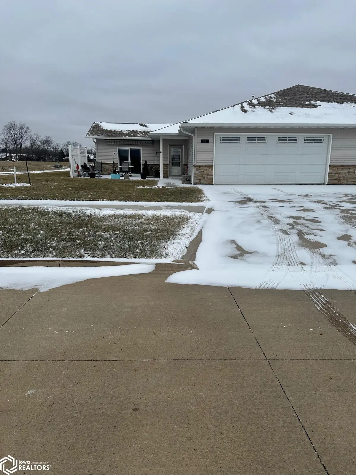 201 E Lincoln Ave, IA 52556