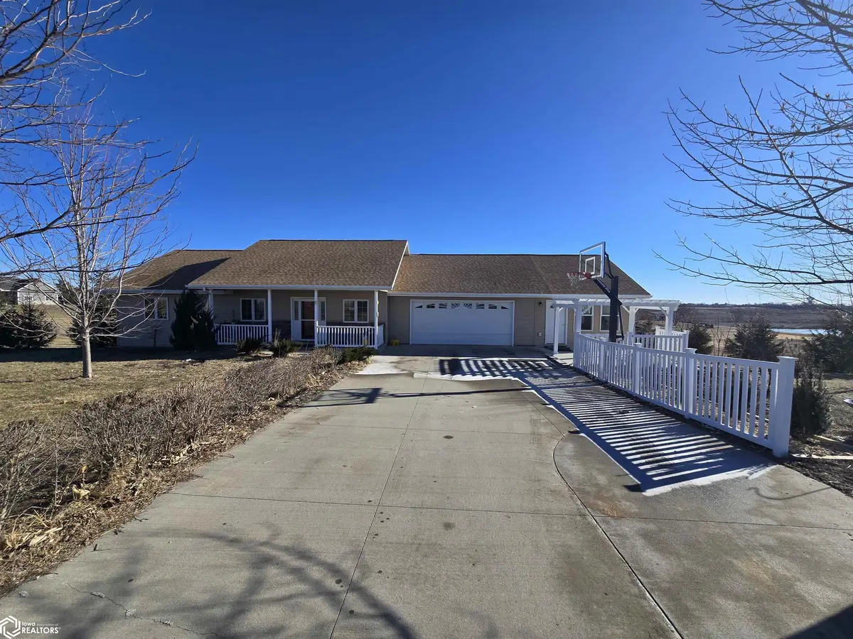1690 Dogwood AVE, Creston, IA 50801