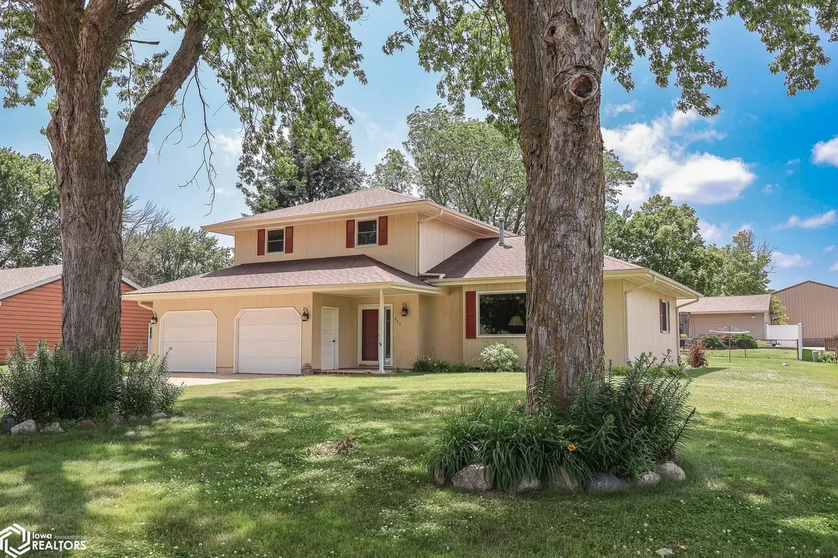 906 11th St SW, Humboldt, IA 50548