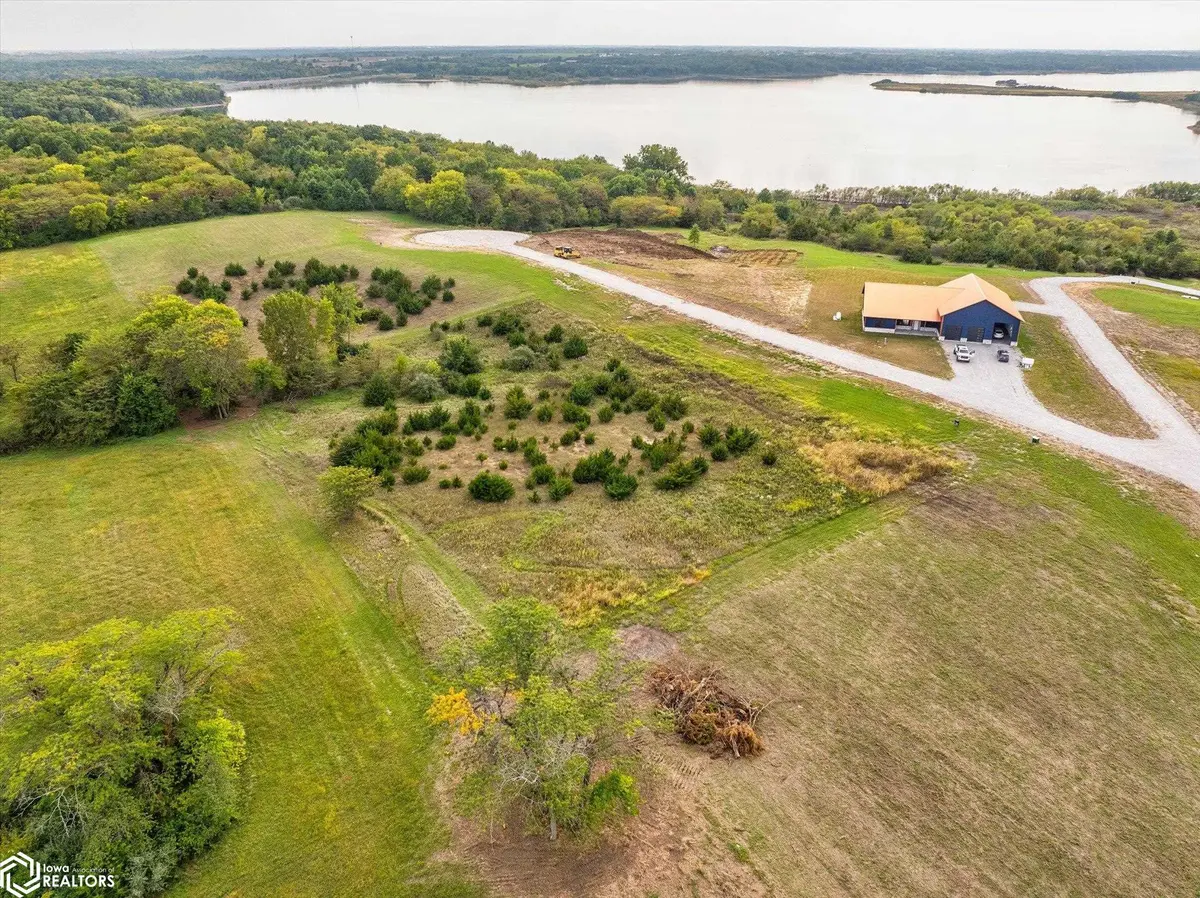 336 Lake DR, Melrose, IA 52569